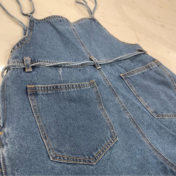 NWT Forever 21 Denim Frayed Hem Overalls with Adjustable Belt and Pockets - Picture 9 of 12
